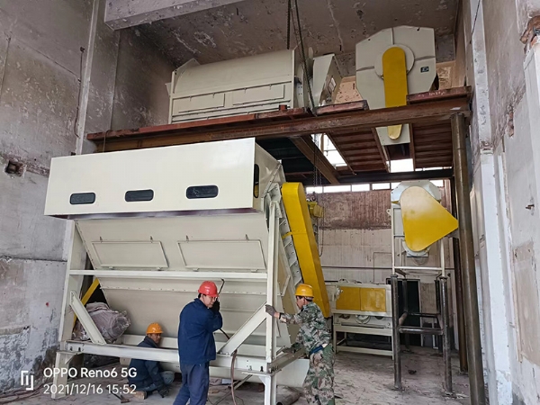 开清除杂机安装现场